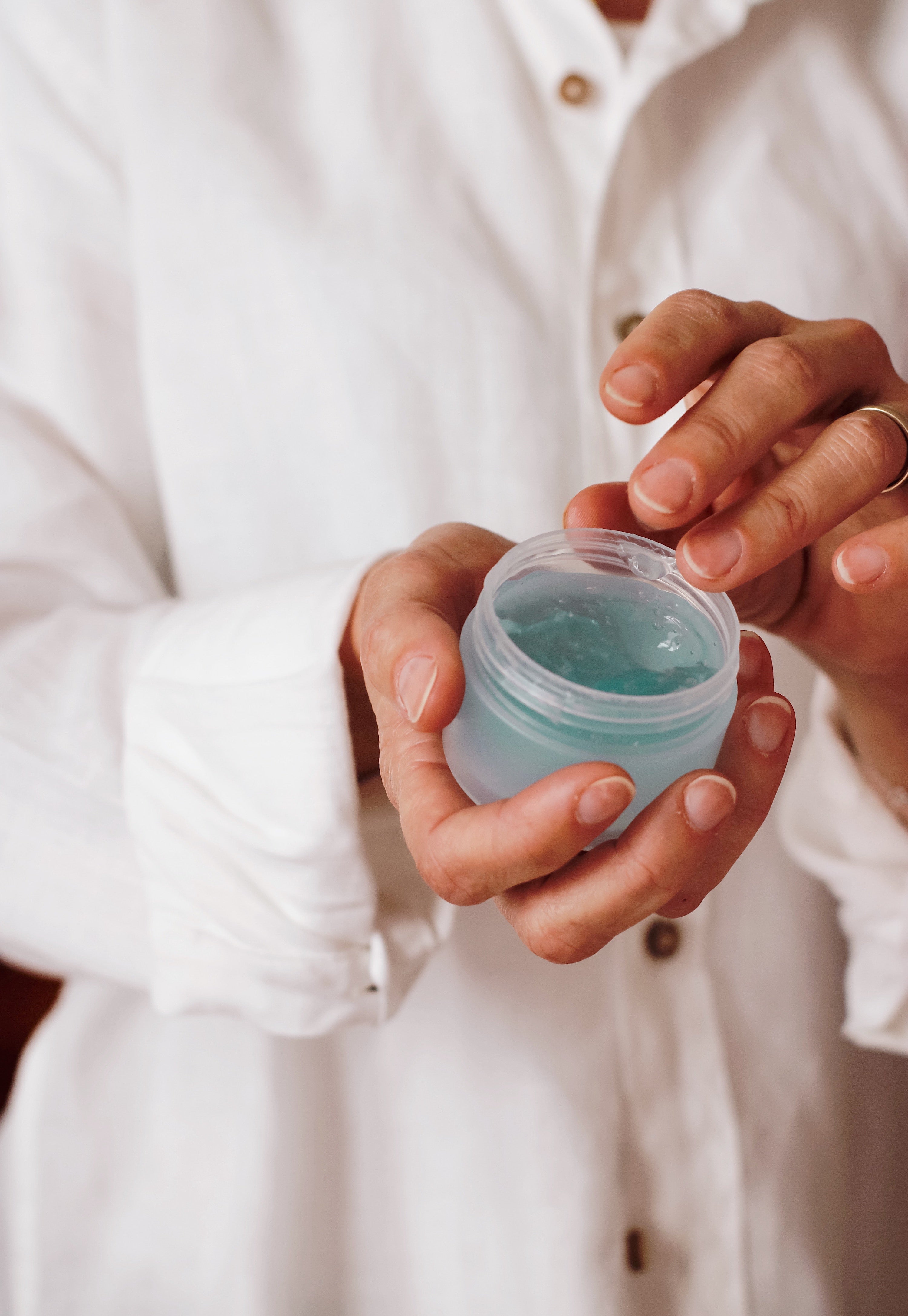 Gel vs Cream Moisturizers: Choosing the Right Option for Your Skin